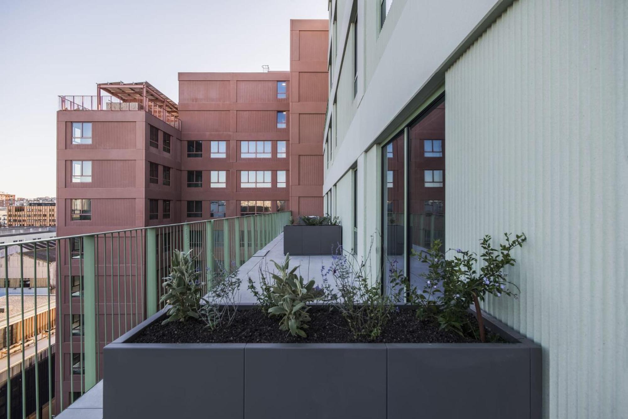Aparto Cristobal De Moura Hall Of Residence - Only For Students In Barcelona, Barcelona